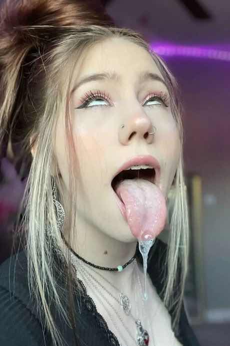 Ahegao 183